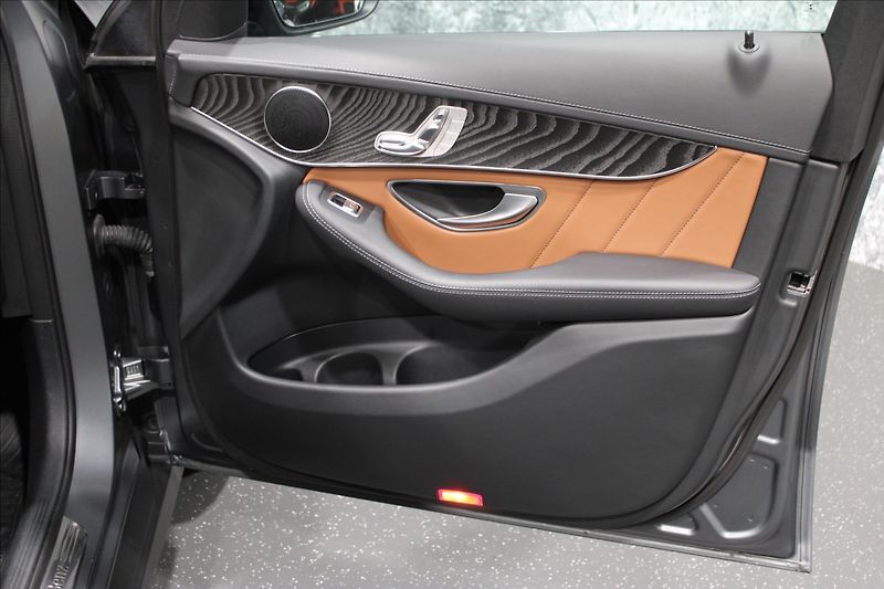 Mercedes-Benz GLC 2,0 220d 4MATIC - fotka 10 z 32