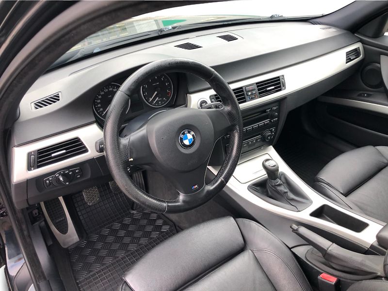 BMW Řada 3 325i - fotka 5 z 29