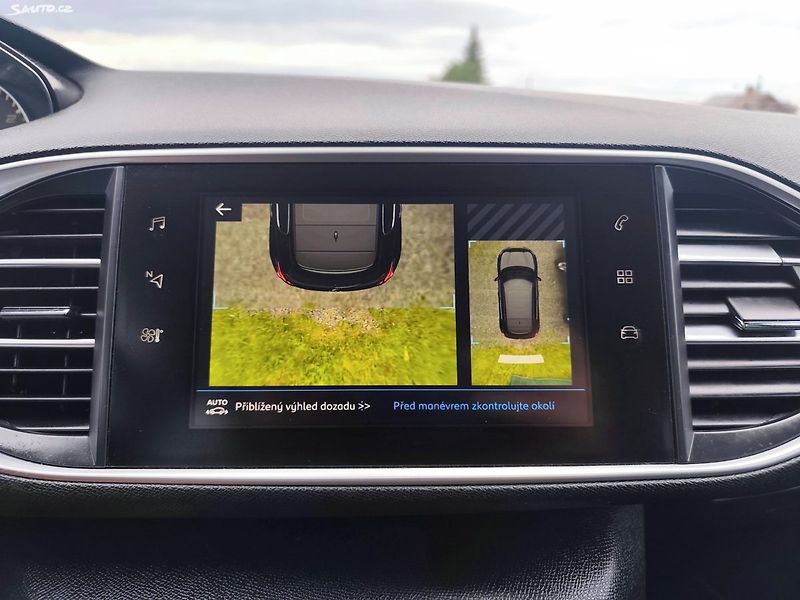 Peugeot 308 (2018) - fotka 34 z 44
