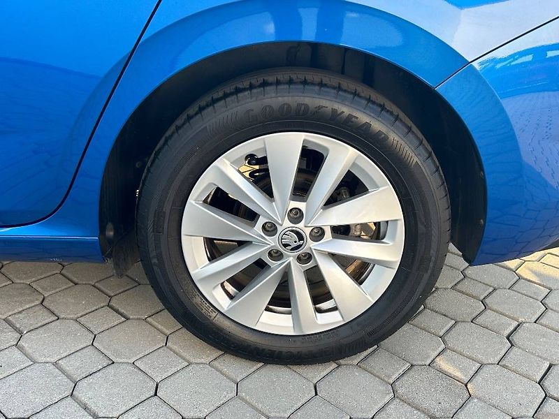 Škoda Scala FRESH 6MP 1,0TSI - fotka 21 z 24