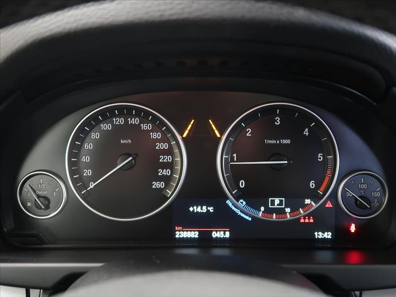 BMW X5 2,0 xDrive25d Steptronic 7míst - fotka 20 z 32