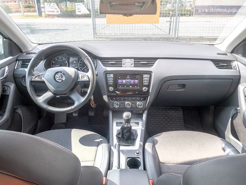 Škoda Octavia (2013) 1.4TSI 103KW – TAŽNÝ - fotka 12 z 46