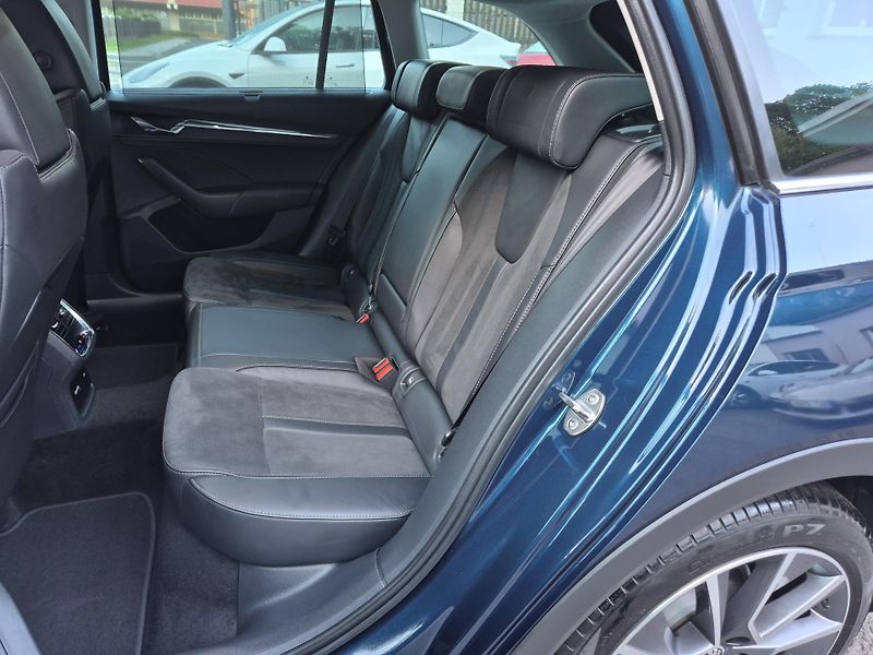 Škoda Octavia Combi Scout TDi 147kw DSG 4x4 - fotka 42 z 49