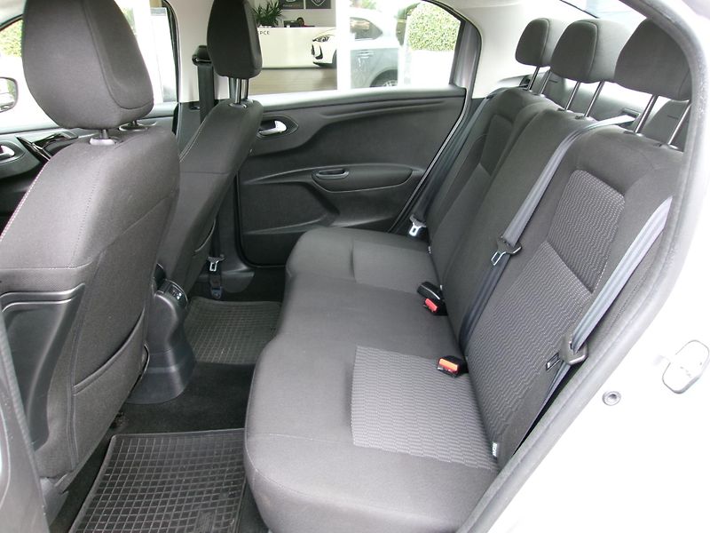 Peugeot 301 1.2 Puretech - fotka 11 z 22