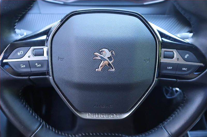 Peugeot 2008 (2020) 1.2 PureTech, Serv.kniha, Navi - fotka 22 z 26