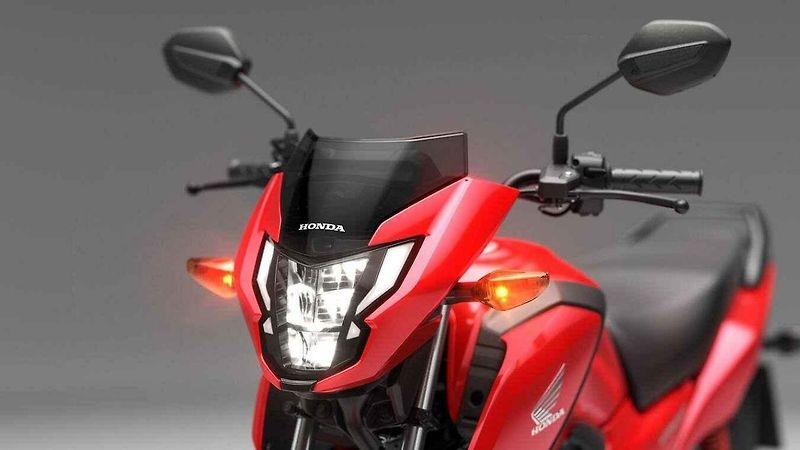 Honda CB125F je oblíbenou volbou začínajících motorkářů už od roku 2015.