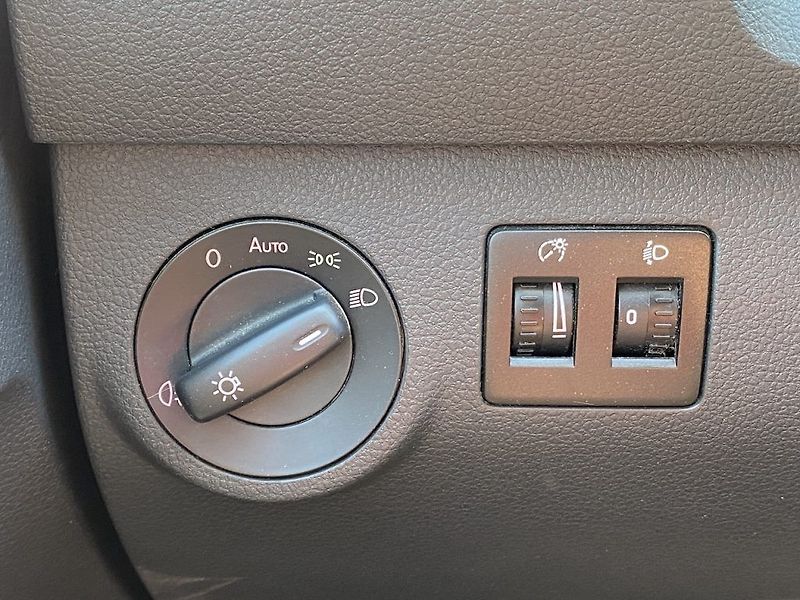 Volkswagen Caddy 2.0TDi, manual, 2x kola, tažné - fotka 11 z 13