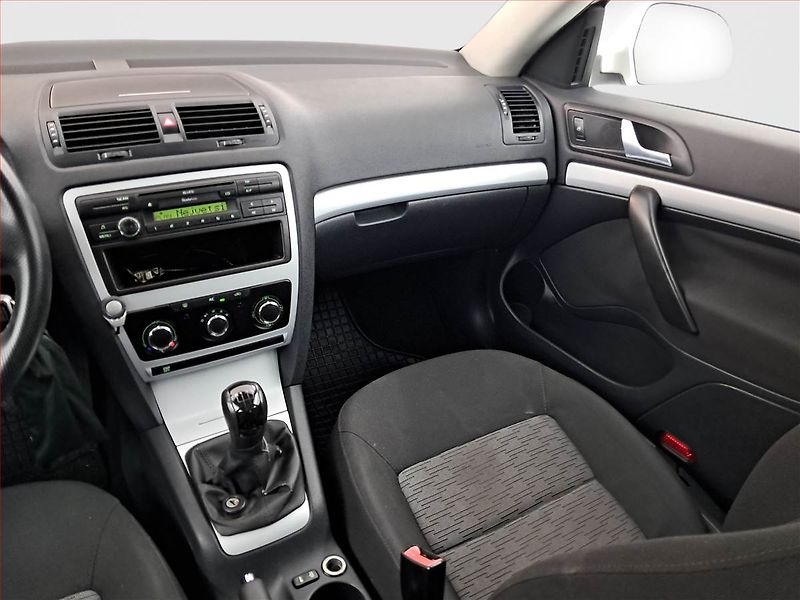 Škoda Octavia (2009) 1.6, po STK, jezdí výborně - fotka 8 z 14