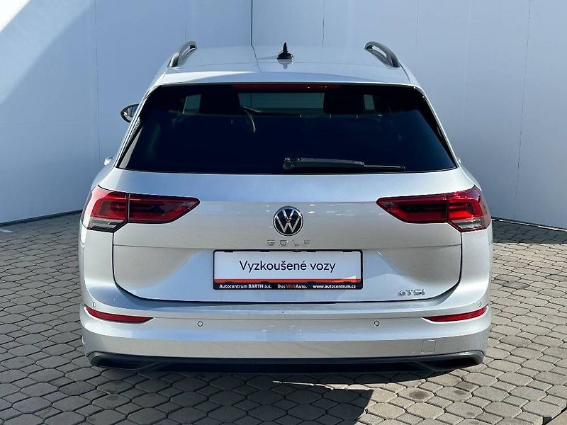 Volkswagen Golf Life 7DSG 1,5 eTSI - fotka 23 z 24