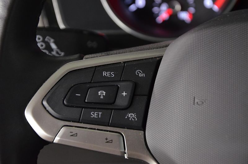 Volkswagen Passat (2023) 2.0 TDI 110 Elegance Variant - fotka 13 z 23