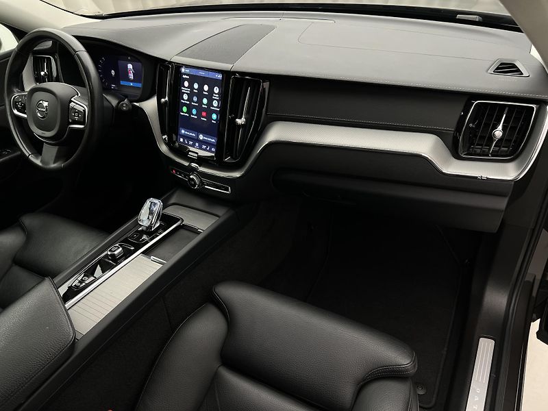 Volvo XC60 B4 INSCRIPTION AUT  - fotka 22 z 40