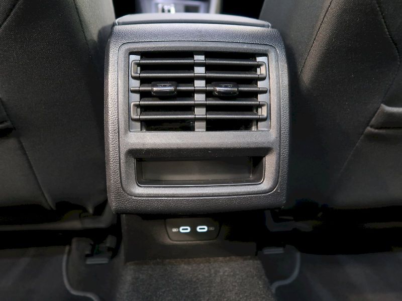 Volkswagen Golf (2024) LIFE 2.0TDI 110KW DSG TAŽNÉ - fotka 35 z 37