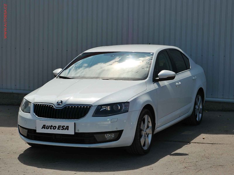 Škoda Octavia (2015) 2.0 TDi, ČR, Navi, bixen - fotka 3 z 24