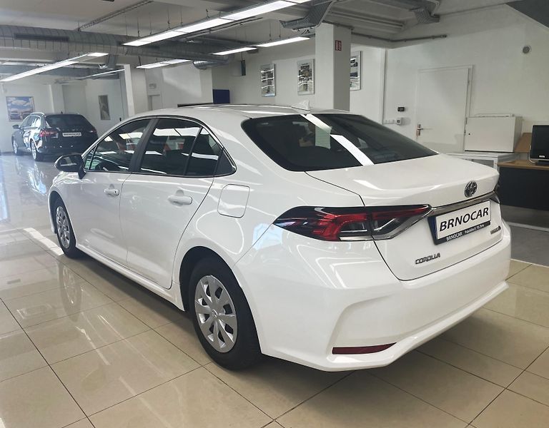 Toyota Corolla 1.8 Hybrid Active, e-CVT, ČR - fotka 4 z 25