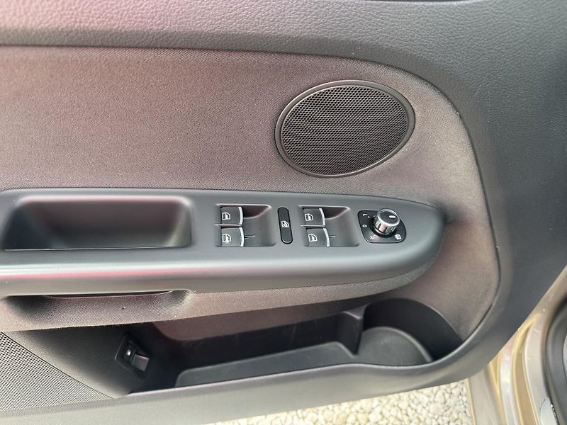 Volkswagen Golf Plus (2011) 1.4TSi,DSG,NOVÉ ROZVODY - fotka 16 z 43