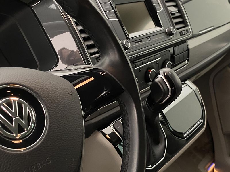 Volkswagen Multivan 2.0TDI 170kW 4MOTION DSG 7míst - fotka 20 z 34