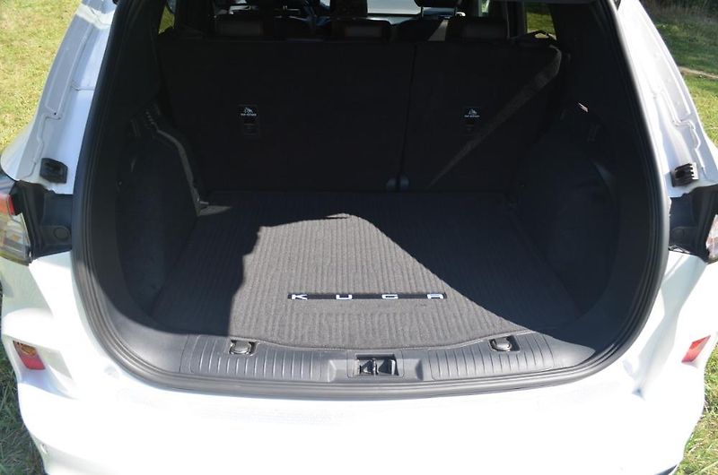Ford Kuga (2020) ST Line X - fotka 33 z 42
