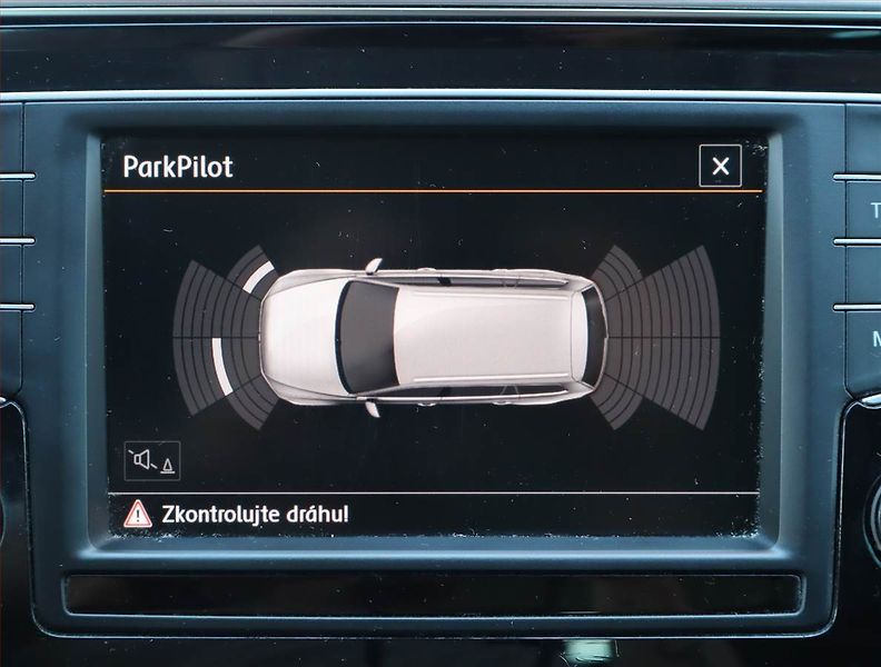 Volkswagen Passat (2016) 2.0 TDI, Automat, Navi - fotka 19 z 19