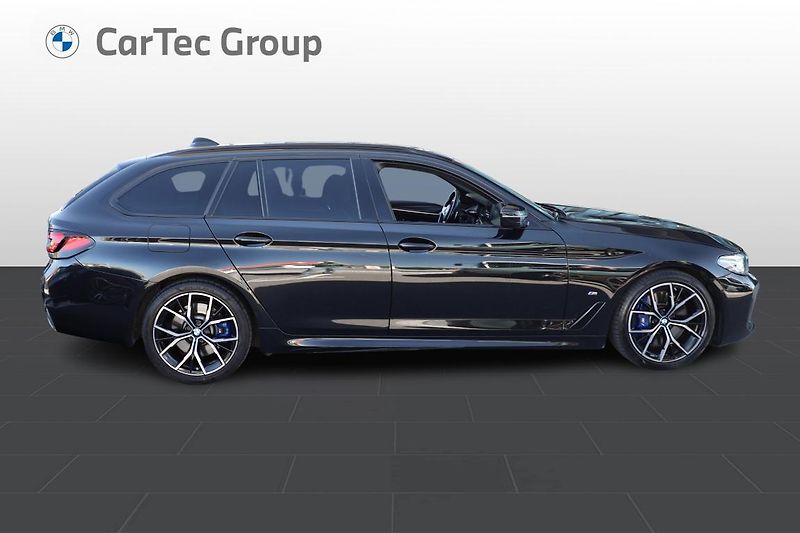 BMW Řada 5 530d xDrive Touring - fotka 6 z 14