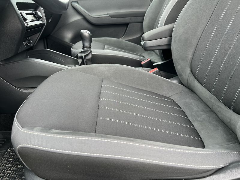 Škoda Fabia Style+ 1.0TSi KAMERA ČR 1.MAJ. - fotka 11 z 46