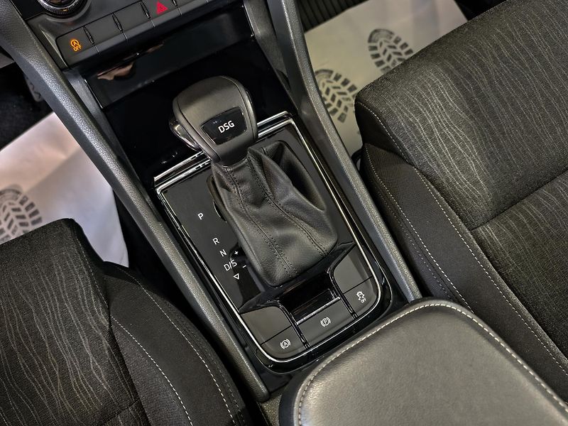Škoda Karoq 1.6 TDi 85kW DSG STYLE LED ACC - fotka 14 z 24