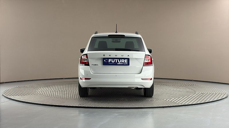 Škoda Fabia 1.0 TSI Ambition Combi - fotka 5 z 24
