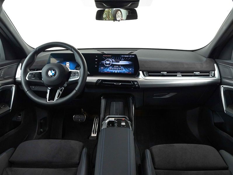 BMW X2 sDrive20i - fotka 12 z 22