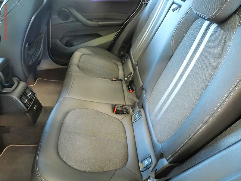 BMW X1 (2019) 2.0D XDRIVE18D, 2.maj,ČR, AT - fotka 11 z 23