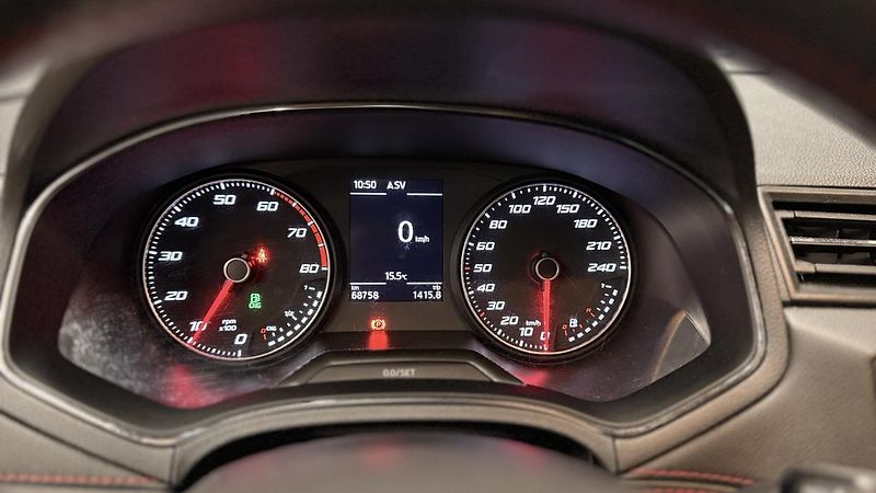 Seat Arona (2019) 1.0TGI- FR,LED,ZÁRUKA  - fotka 23 z 35