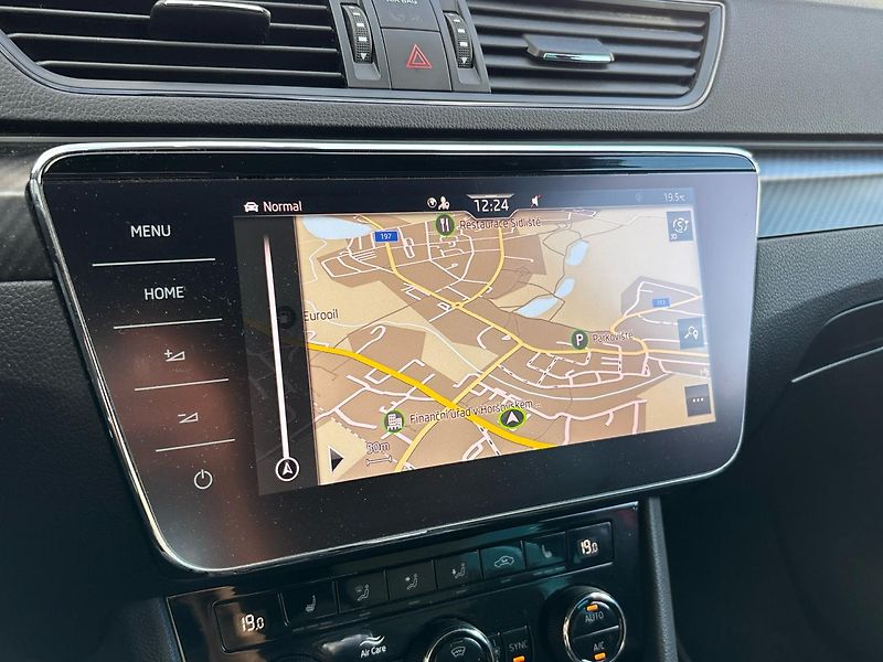 Škoda Superb SportLine DSG 4x4 - fotka 24 z 30