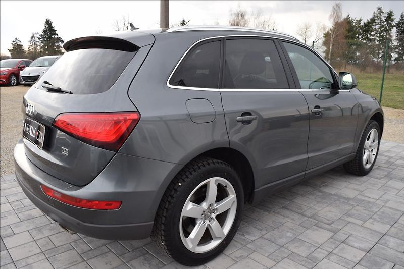 Audi Q5 3,0 V6 180KW S-LINE AUTOMAT - fotka 5 z 57