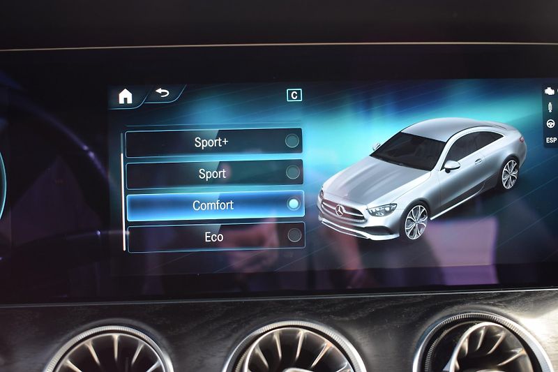 Mercedes-Benz Třídy E (2021) E400d 4M AMG Coupe/KeyLess/mas - fotka 27 z 46