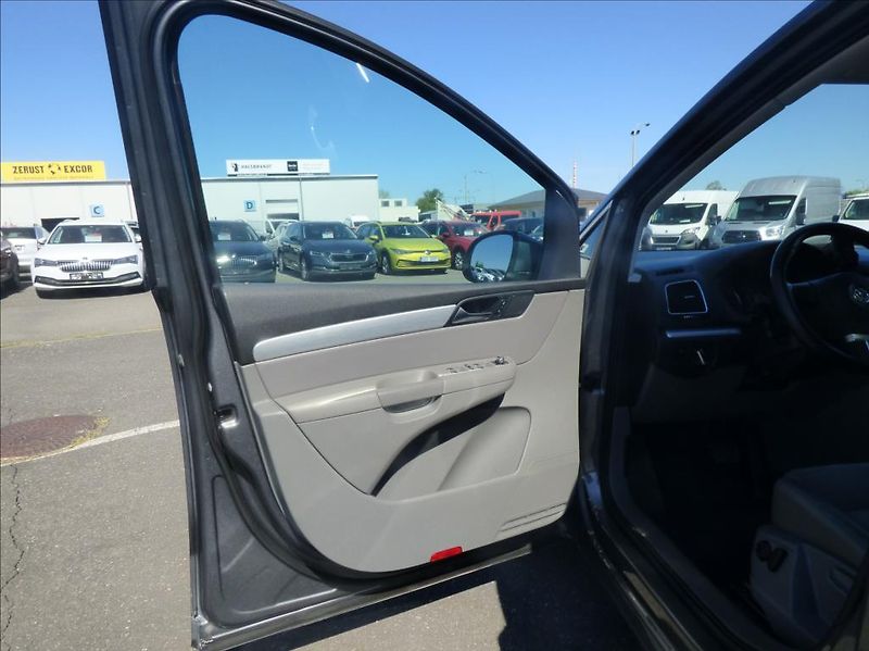 Volkswagen Sharan 2,0 TDI,Digi Klima,Navigace  H - fotka 10 z 67