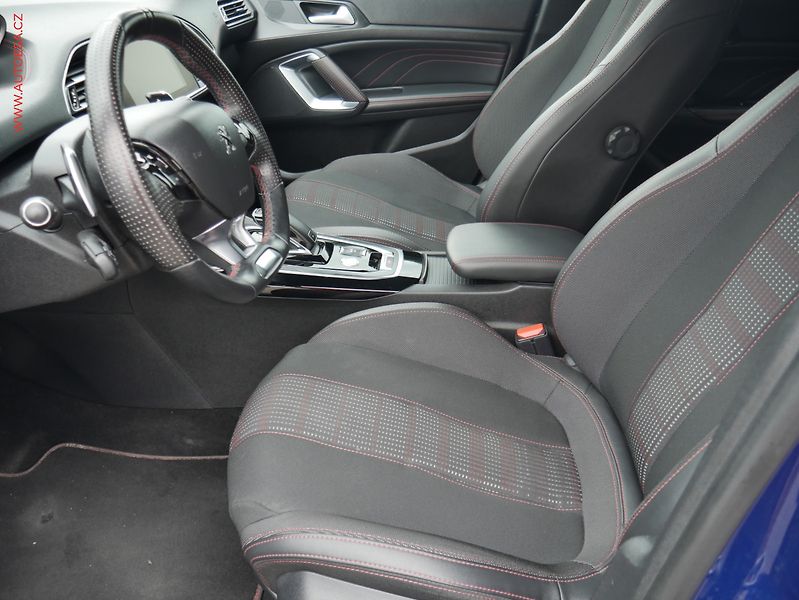 Peugeot 308 (2018) 1.2PT, GT Line, AT, LED - fotka 9 z 20