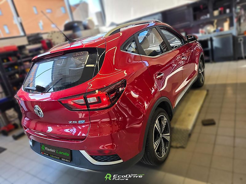 MG ZS (2021) 44,5 kWh, FWD (143 koní) - fotka 3 z 10
