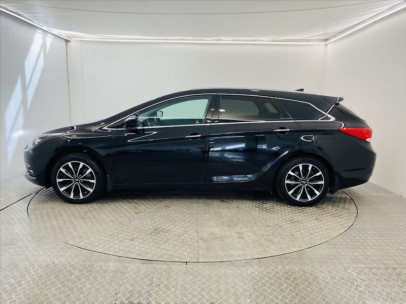 Hyundai i40 1,6 CRDi 100kW - fotka 3 z 23