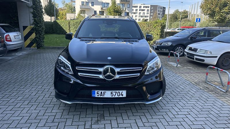 Mercedes-Benz GLE (2016) - fotka 11 z 26