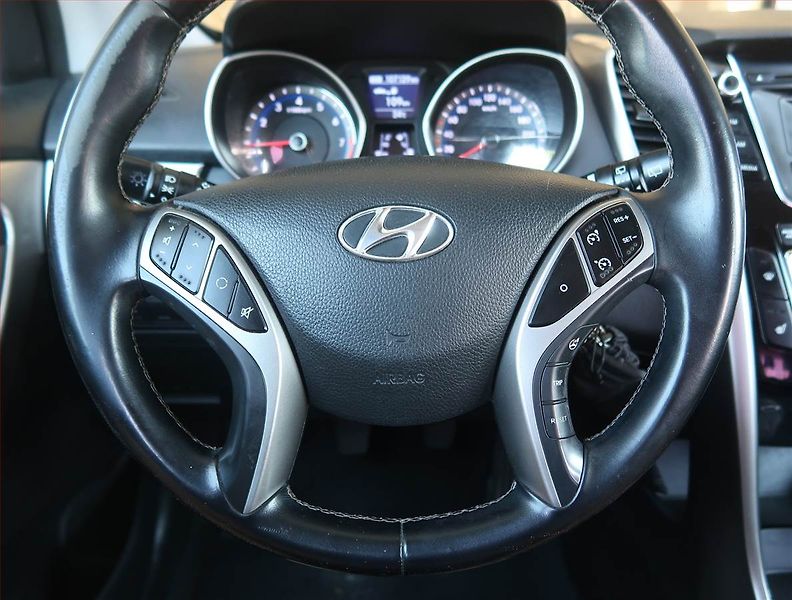 Hyundai i30 (2014) 1.6 MPI, Serv.kniha, Tempomat - fotka 15 z 16