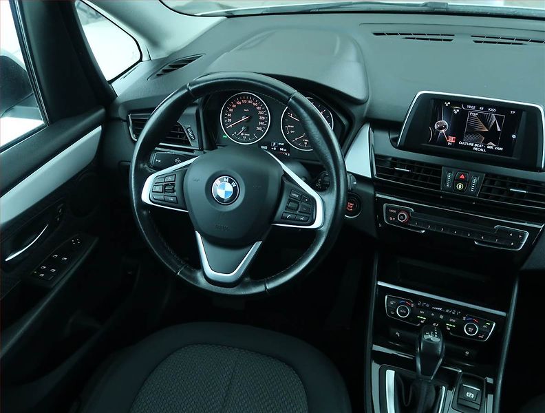 BMW Řada 2 (2017) 218d Active Tourer, Automat - fotka 7 z 23