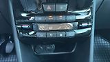 Peugeot 2008 Active 1,2 PureTech 61kW MT5/7 - náhled 14