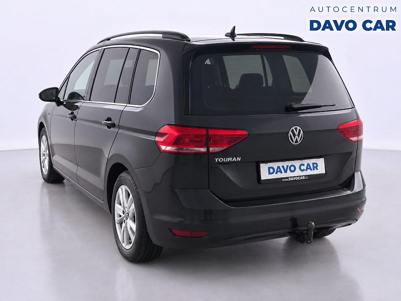 Volkswagen Touran 2,0 TDI DSG Panorama 1.Maj. - fotka 2 z 10