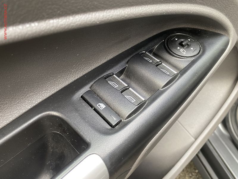 Ford Tourneo Connect (2019) 1.5TDCi MAXi XL, ČR - fotka 13 z 15