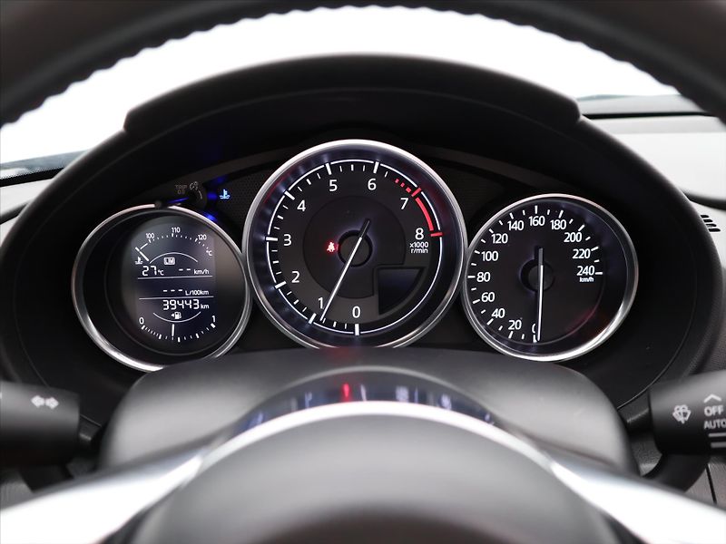 Mazda MX-5 2,0 Skyactiv-G160 118kW Revolu - fotka 20 z 35