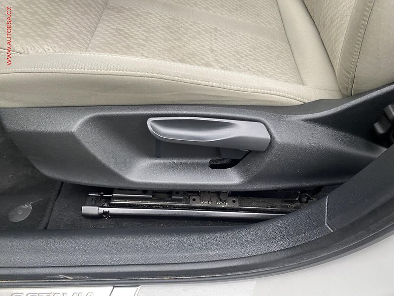 Škoda Octavia (2020) 2.0 TDi, 1.maj,ČR, Style - fotka 15 z 21