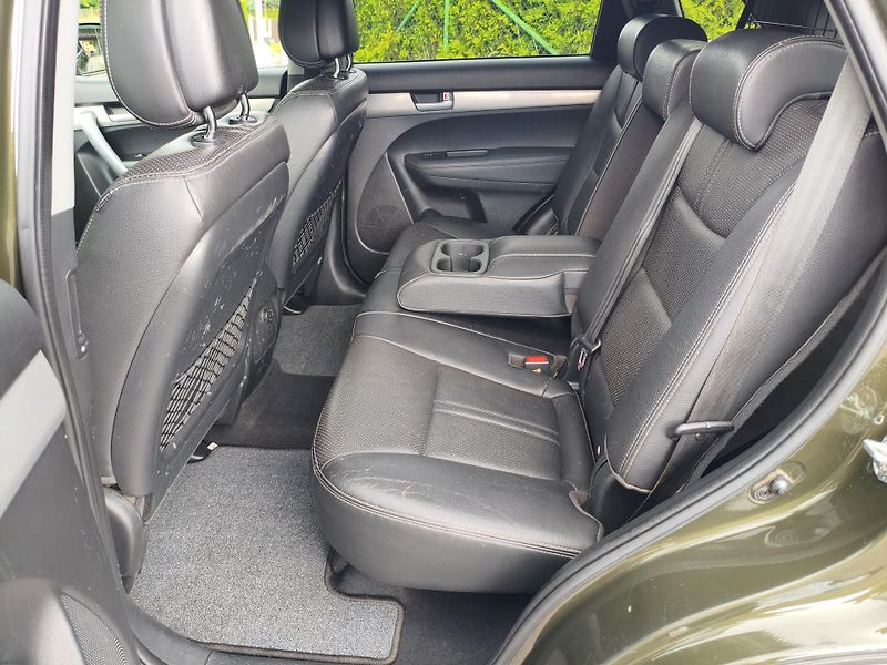 Kia Sorento (2011) 2,2 CRDI Sport 4x4 145Kw - fotka 16 z 28