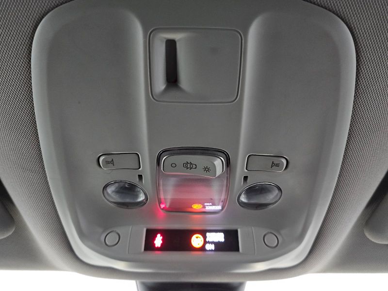 Peugeot Traveller (2017) 2.0HDi 130kW 8AT 8MÍST - fotka 29 z 30