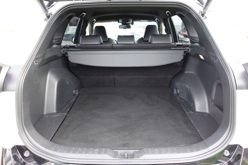 Toyota RAV4 2,5 HEV Selection 4x4 - fotka 14 z 34