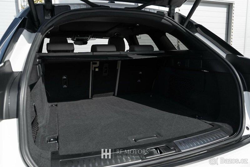Land Rover Range Rover Velar (2022) P250 R-Dynamic 250 PS 4x4 - fotka 20 z 20