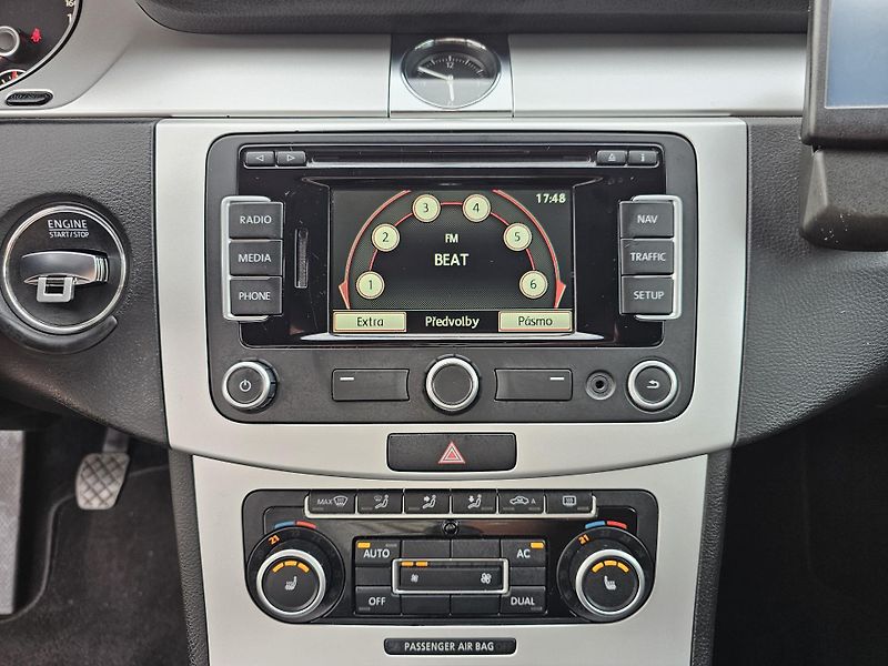 Volkswagen Passat 1.4 TSI 90kW,NAVI,VÝHŘEVY - fotka 25 z 50