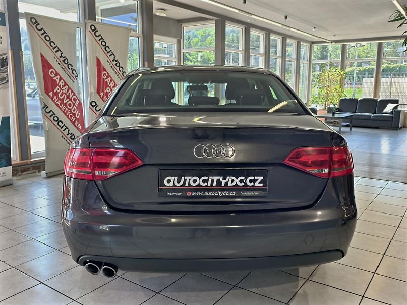 Audi A4 2.0 TDi 105kW BIXENONY, PDC - fotka 6 z 19